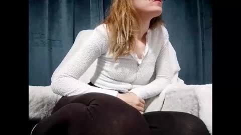 Snapshot of secretanni chatting on October 19, 2025, 1:06 am Anni online show from October 19, 2025, 1:06 am