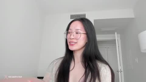 Angela online show from March 5, 2025, 11:38 pm