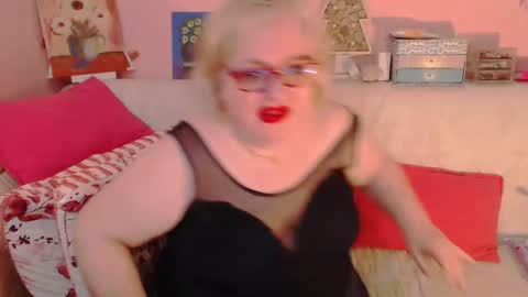 Snapshot of secretloverbbw chatting on February 27, 2025, 7:37 pm Alice online show from February 27, 2025, 7:37 pm
