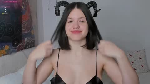Snapshot of secretqueen_x chatting on February 2, 2025, 11:00 pm Anna online show from February 2, 2025, 11:00 pm