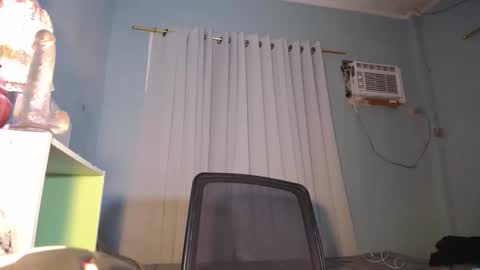 YOURLOVEAPRIL online show from March 10, 2025, 7:40 pm