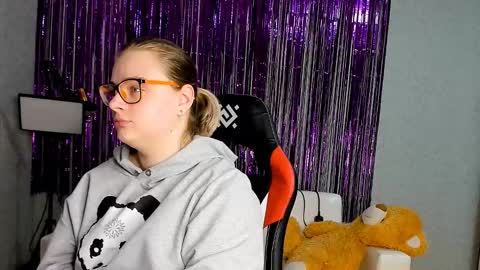 seductive_she_wolf online show from March 12, 2025, 4:13 pm