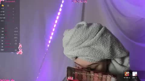 Snapshot of seductive_she_wolf chatting on June 21, 2026, 7:22 am seductive_she_wolf online show from June 21, 2026, 7:22 am