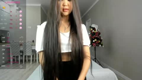 Akira Youri online show from December 31, 2024, 12:46 pm