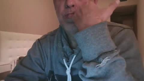 segebe online show from November 10, 2025, 6:51 pm