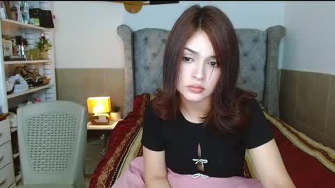 Selena  Andress online show from April 24, 2026, 8:50 am