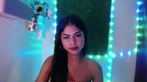 selena_fox2000 online show from April 18, 2026, 11:05 pm