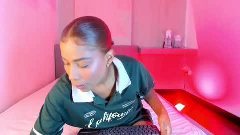 Snapshot of selena_monroy chatting on September 27, 2025, 10:31 am Selena online show from September 27, 2025, 10:31 am