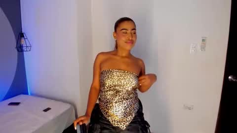Snapshot of selena_monroy chatting on October 9, 2025, 11:41 am Selena online show from October 9, 2025, 11:41 am