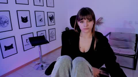 Selena ntmy online show from January 5, 2025, 5:09 pm