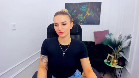 selenaemoore online show from February 22, 2026, 7:34 pm