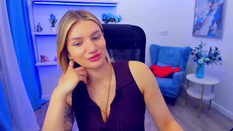 selenaemoore online show from May 13, 2026, 3:37 am