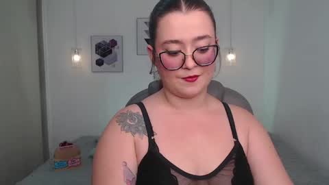 selene_rouse_ online show from May 31, 2026, 9:27 pm