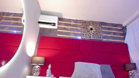 Selene online show from March 9, 2025, 5:33 am