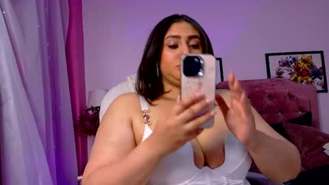 Selenee online show from May 28, 2026, 11:29 am