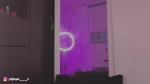 selene online show from February 17, 2025, 5:04 am