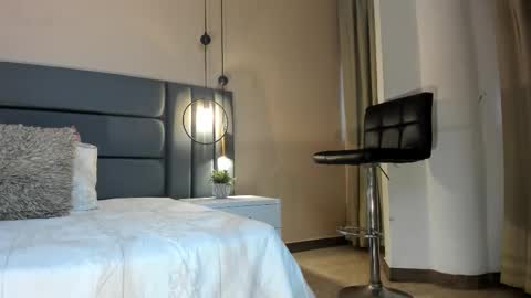 Selene Lujan online show from December 16, 2025, 11:48 am