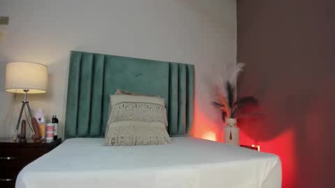 Selene Lujan online show from March 27, 2026, 11:43 am