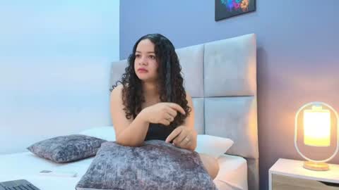 selenevalois online show from June 13, 2026, 1:42 pm