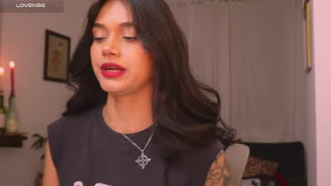 Snapshot of selenevaughan chatting on April 29, 2026, 1:21 am Selene online show from April 29, 2026, 1:21 am