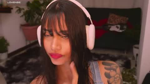 Snapshot of selenevaughan chatting on April 30, 2026, 1:34 am Selene online show from April 30, 2026, 1:34 am