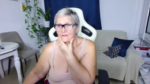 Selenna online show from February 1, 2026, 6:39 pm