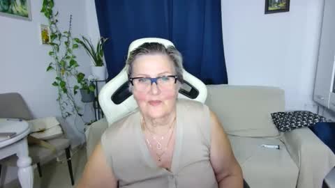 Selenna online show from March 26, 2026, 6:46 pm