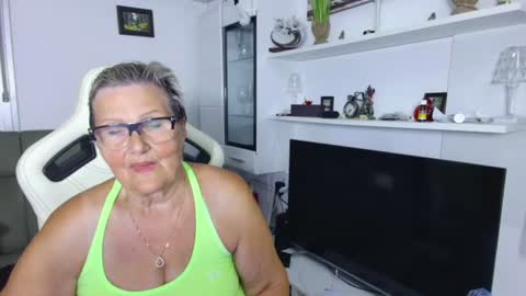 Selenna online show from June 16, 2026, 5:26 pm