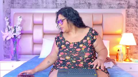 Selenna Cooper online show from April 7, 2026, 12:05 pm