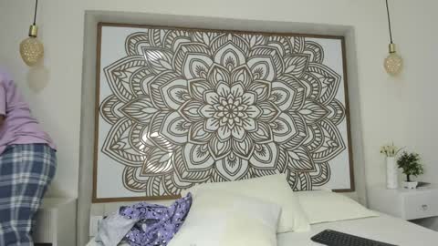 Snapshot of selket_ chatting on January 22, 2025, 5:06 pm Selket online show from January 22, 2025, 5:06 pm