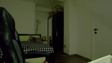 sellena_angel online show from April 24, 2026, 9:17 pm