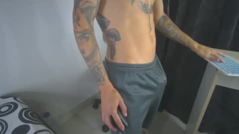 sem_alas online show from March 7, 2025, 3:19 am