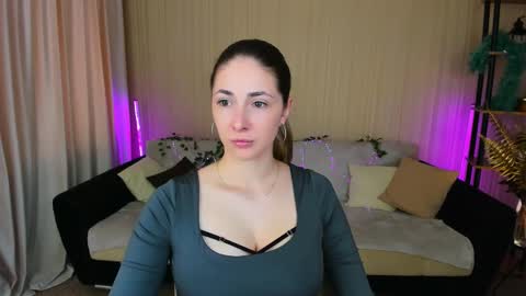 sensitiveheartt online show from September 9, 2025, 11:32 am