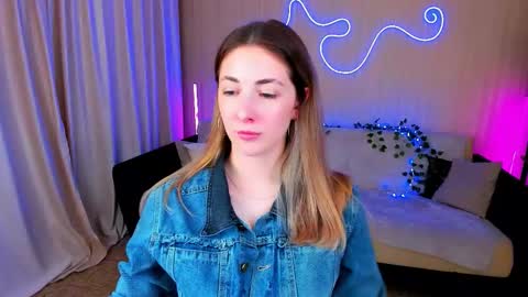 sensitiveheartt online show from September 30, 2025, 8:25 pm