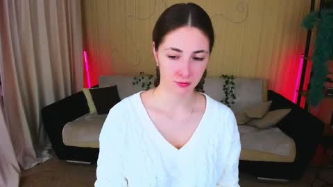 sensitiveheartt online show from October 18, 2025, 11:33 am