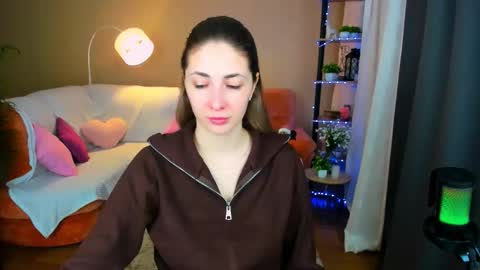 sensitiveheartt online show from November 15, 2025, 6:04 pm