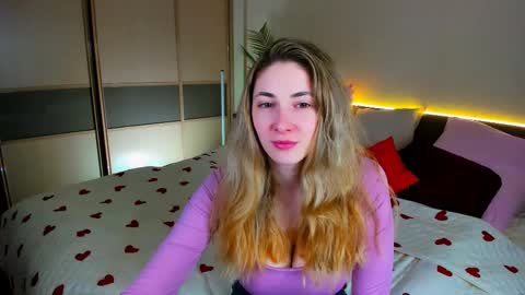 sensitiveheartt online show from March 15, 2026, 7:31 pm