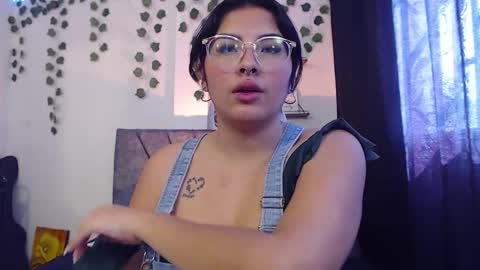 Snapshot of sensual_flame chatting on February 20, 2025, 7:30 pm Camille and sophie online show from February 20, 2025, 7:30 pm