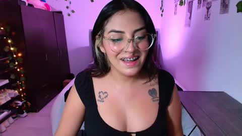 Camille and sophie online show from December 15, 2025, 12:15 am