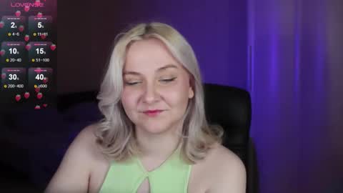 Ilona online show from October 27, 2025, 7:40 pm