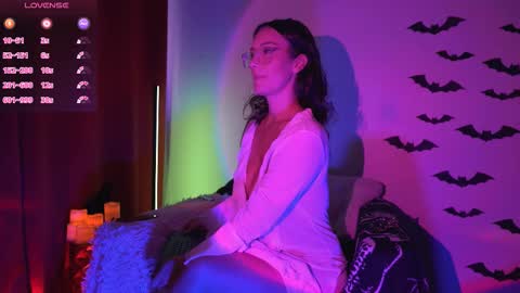 Jasmine online show from October 20, 2025, 1:00 pm