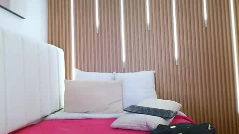 Sensual Kim77 online show from March 26, 2026, 1:17 pm