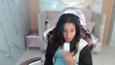 serabella_s online show from December 17, 2025, 1:06 pm