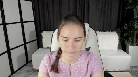 Snapshot of seraphineclark chatting on September 28, 2025, 2:28 am Seraphine online show from September 28, 2025, 2:28 am
