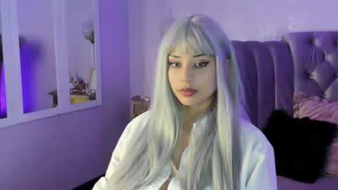 Seren  Follow me online show from September 17, 2025, 3:19 am