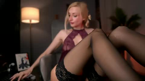 SerenaGrant online show from April 14, 2026, 1:55 am