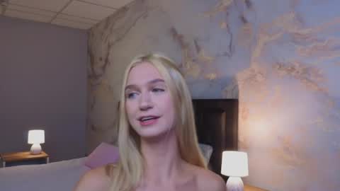 SerenaStile online show from May 28, 2026, 10:23 am