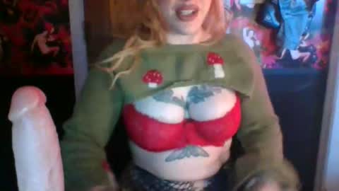 Snapshot of serencigarra chatting on November 11, 2025, 2:50 pm serencigarra online show from November 11, 2025, 2:50 pm