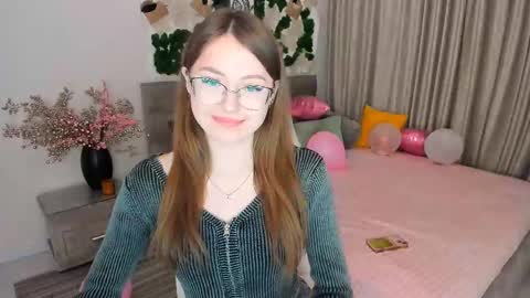 Ophelia online show from March 4, 2025, 4:09 pm