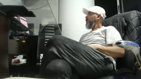 hetero serio discreto online show from November 28, 2025, 12:02 am